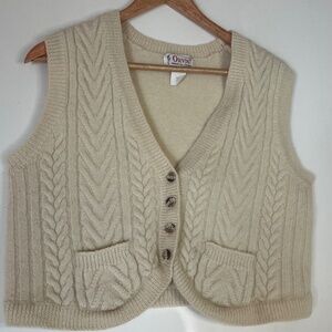 Women’s vintage Orvis wool 4 button cable vest size ?